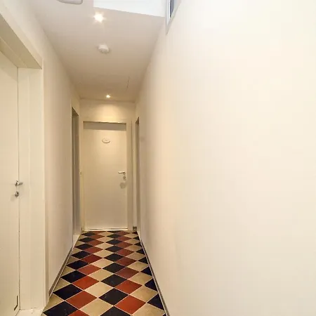 Panzani 14 Touristhouse בית הארחה 2*