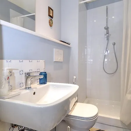 Panzani 14 Touristhouse בית הארחה מוטספרטולי